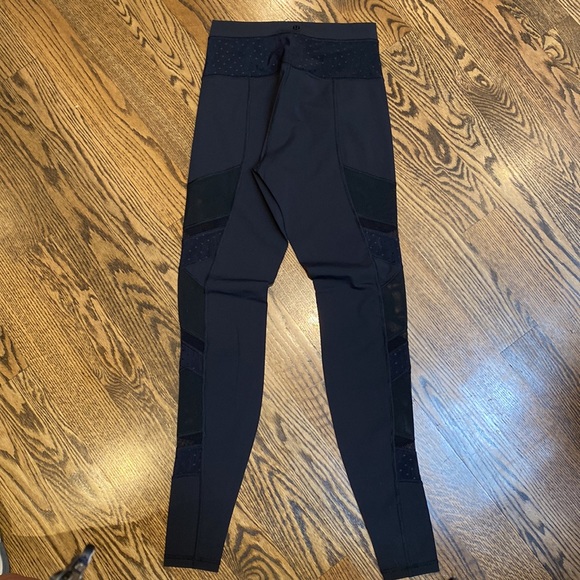 Brand new Lululemon Just Breathe high rise legging - Picture 5 of 5